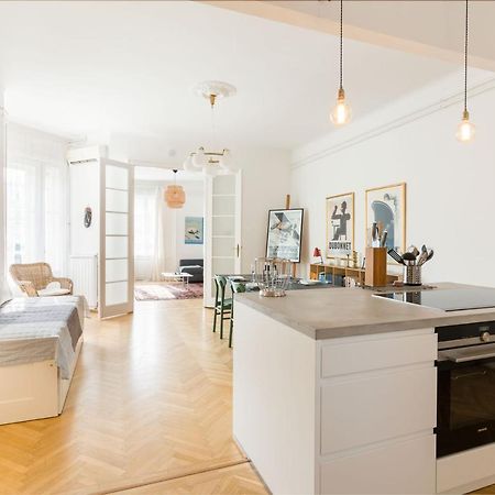 Klauzal Apartment W/3 Bedrooms, French Balcony Budapest Esterno foto