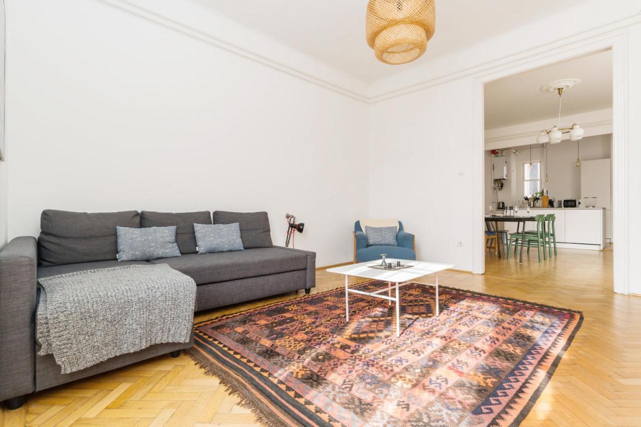 Klauzal Apartment W/3 Bedrooms, French Balcony Budapest Esterno foto
