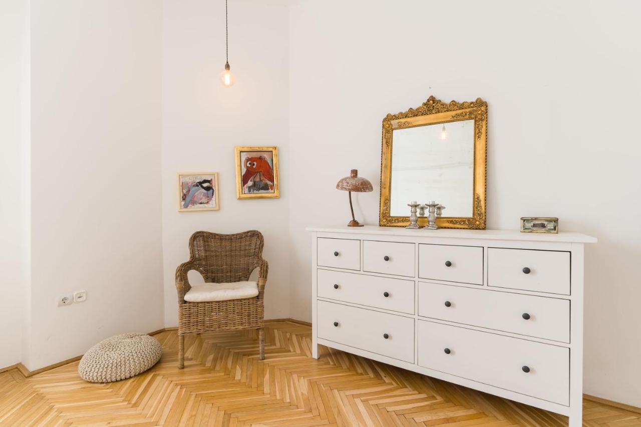 Klauzal Apartment W/3 Bedrooms, French Balcony Budapest Esterno foto