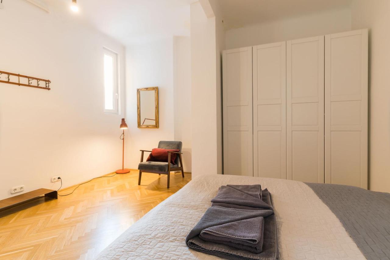 Klauzal Apartment W/3 Bedrooms, French Balcony Budapest Esterno foto