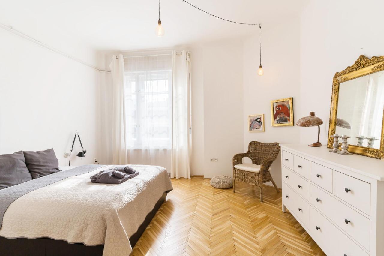 Klauzal Apartment W/3 Bedrooms, French Balcony Budapest Esterno foto