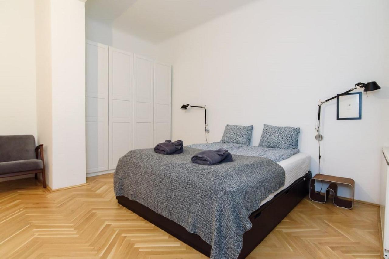 Klauzal Apartment W/3 Bedrooms, French Balcony Budapest Esterno foto