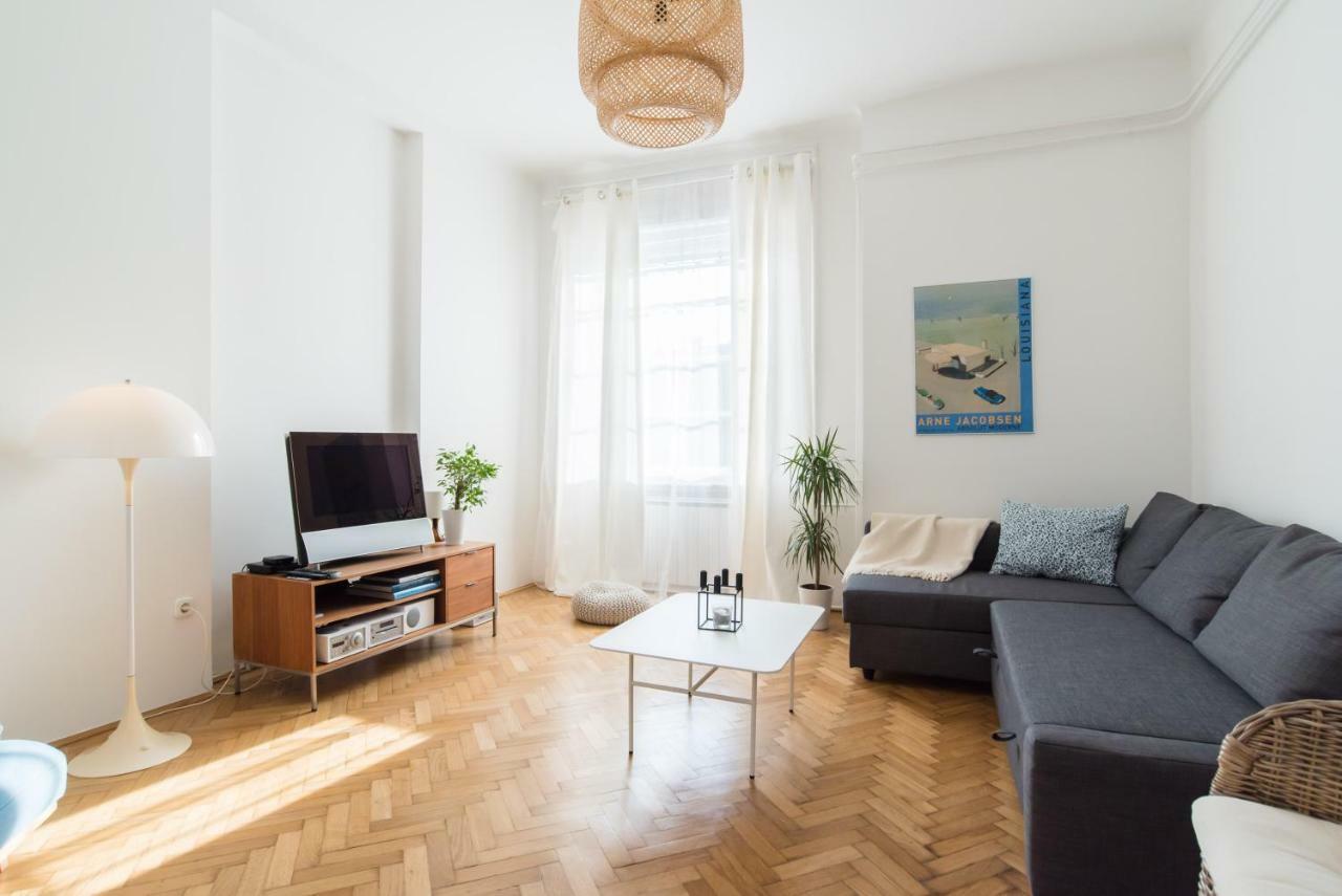 Klauzal Apartment W/3 Bedrooms, French Balcony Budapest Esterno foto