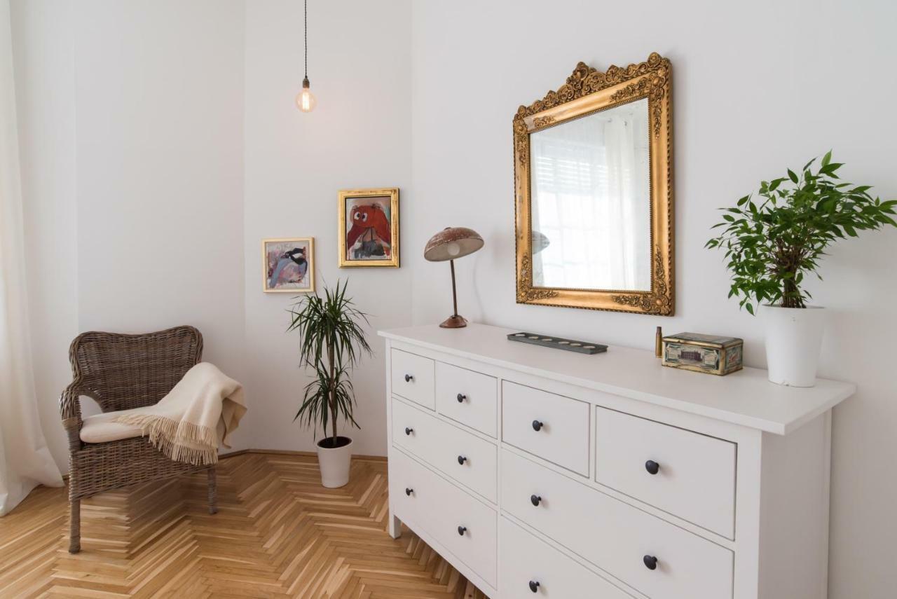 Klauzal Apartment W/3 Bedrooms, French Balcony Budapest Esterno foto