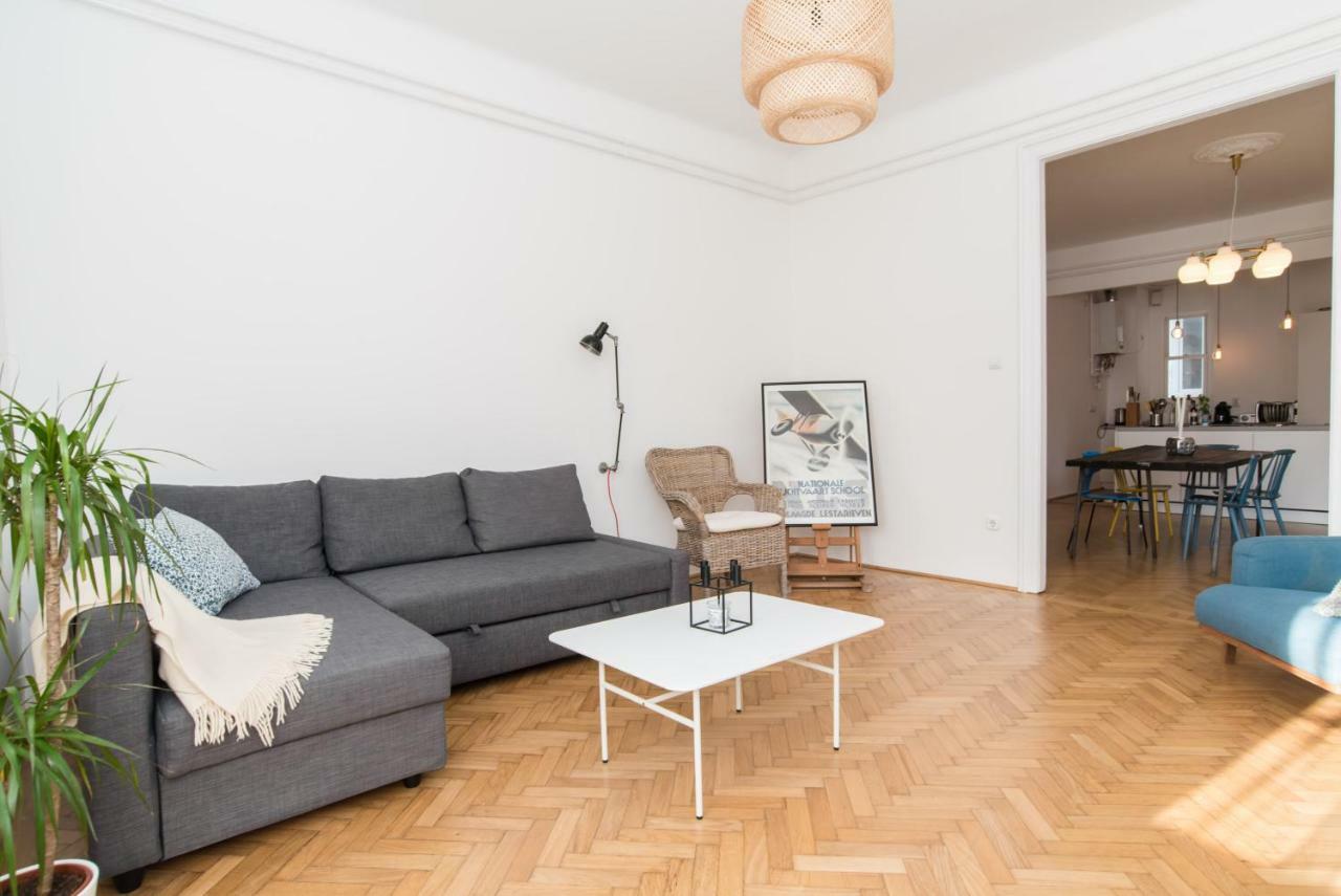 Klauzal Apartment W/3 Bedrooms, French Balcony Budapest Esterno foto
