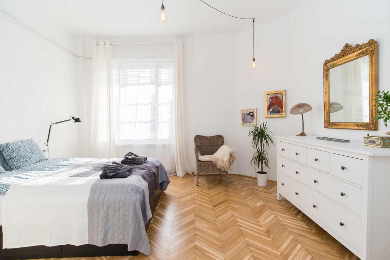 Klauzal Apartment W/3 Bedrooms, French Balcony Budapest Esterno foto