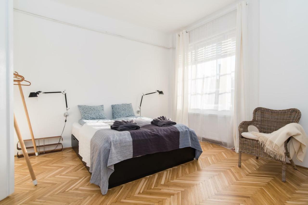Klauzal Apartment W/3 Bedrooms, French Balcony Budapest Esterno foto